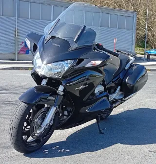 Honda ST1300 Paneuropean Negra