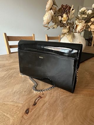 Bolso BOSS charol negro