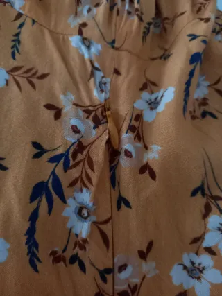 Vestido de manga larga con estampado floral