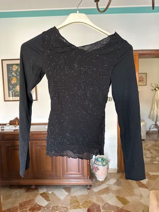 Maglia nera con glitter