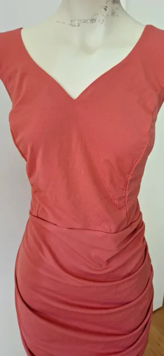 Elegante abito color salmone