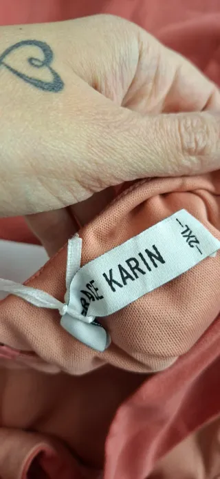 Elegante abito color salmone