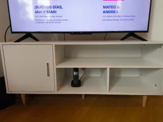 Mesa TV blanca y madera casi nueva