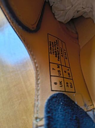 Dr Martens 39 punta tonda