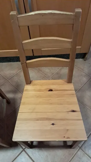 Conjunto mesa y 4 sillas madera