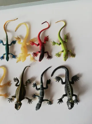 Lote de lagartijas de juguete