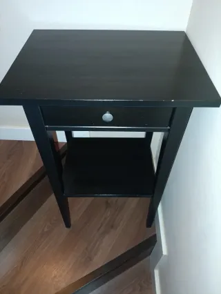 Mesitas de noche de madera negras