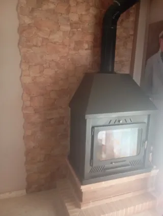 Chimenea con campana vista