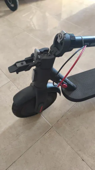“Patinete electrico Xiaomi +casco+candado casi nue