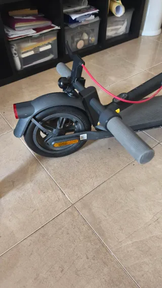 “Patinete electrico Xiaomi +casco+candado casi nue