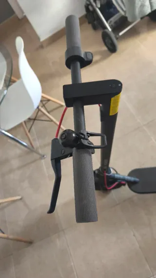 “Patinete electrico Xiaomi +casco+candado casi nue