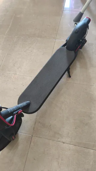 “Patinete electrico Xiaomi +casco+candado casi nue