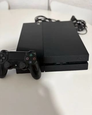 PS4 (PlayStation 4) con 2 mandos y juegos