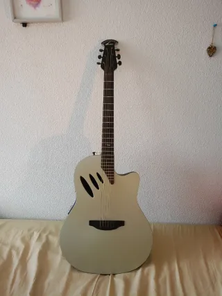 Guitarra Ovation Electroacústica + Funda