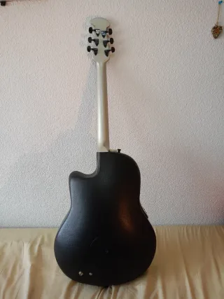 Guitarra Ovation Electroacústica + Funda