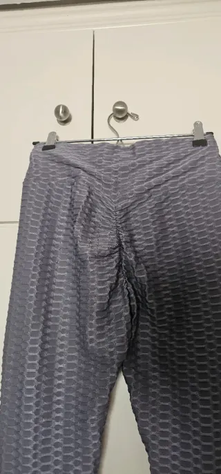 Mayas con frunce glúteo gris