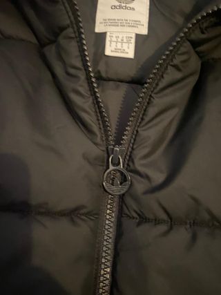 Abrigo Adidas Negro con Rayas Blancas