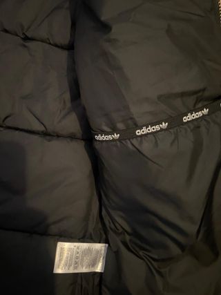 Abrigo Adidas Negro con Rayas Blancas