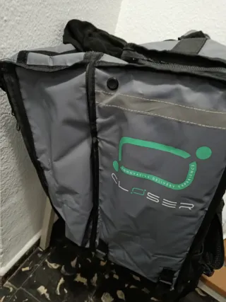 Mochila de trabajo gris y negra