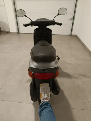 Piaggio Zip 50 Scooter Plata