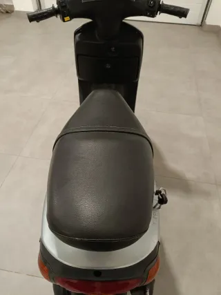 Piaggio Zip 50 Scooter Plata