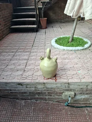 Botijo de cerámica tradicional