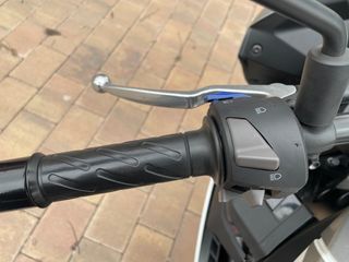 Aprilia Tuono 125 gris/blanca