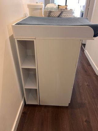 Cómoda cambiador blanca