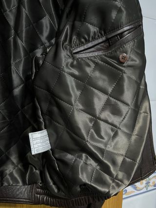 Cazadora de piel marrón