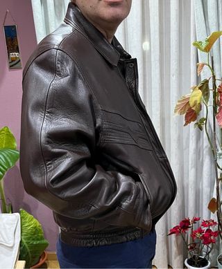 Cazadora de piel marrón