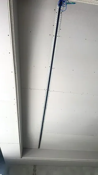 Falso techo moderno y alicatados