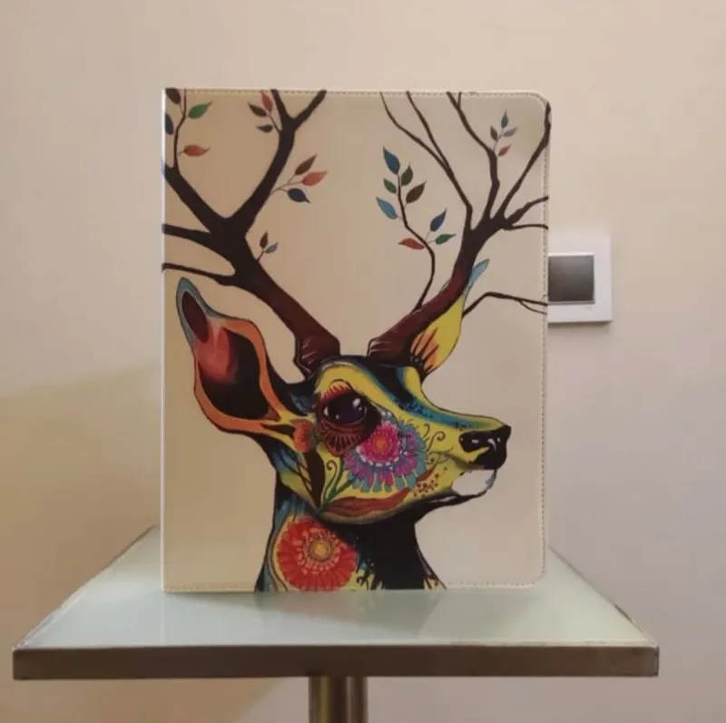 Funda iPad 11 Diseño Ciervo Colores