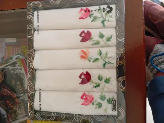 Sciarpe in Puro Cotone LU-CAN con Ricami Floreali