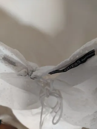 Vestido blanco con volantes