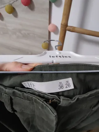 Pantalón mujer Lefties verde talla 36