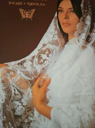 Mantilla plata encaje floral