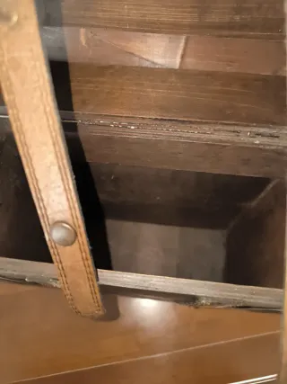 Caja maleta de madera con asa y correas