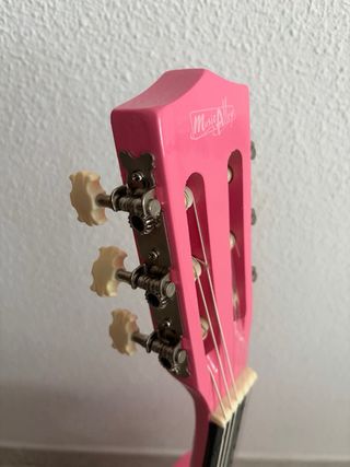 guitarra acústica rosa