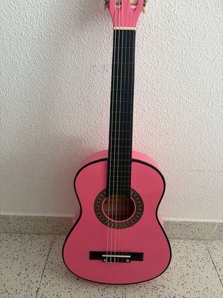 guitarra acústica rosa