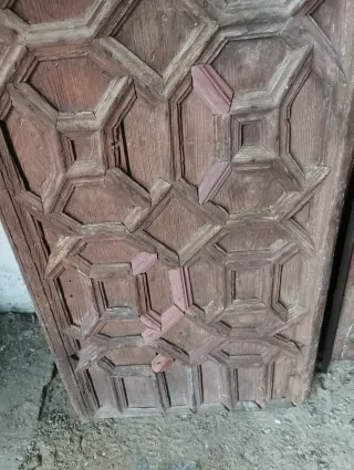 Puerta antigua madera tallada , medidas 100x52 cm