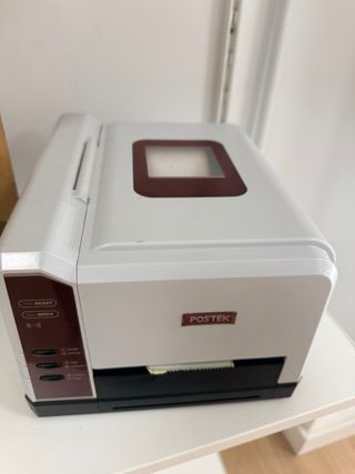 Impresora de etiquetas Postek blanca