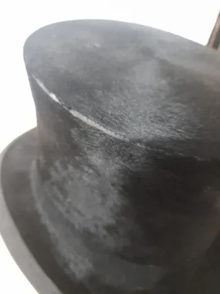 Sombrero de copa negro