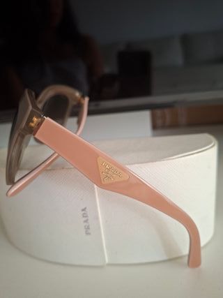 Gafas de sol Prada marrones y rosas