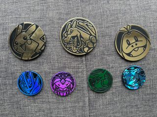 Lote Pokémon: Latas, Cartas y Monedas