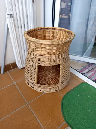 Casa para gato de mimbre