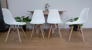 Mesa Cristal y 4 Sillas Tower. ¡Cómoda Económica!