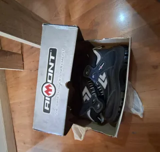 Zapatos de trabajo Aimont negros y plateados