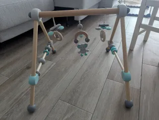 Gimnasio para bebé de madera