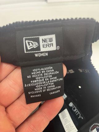 Gorra New Era NY Negra Corduroy