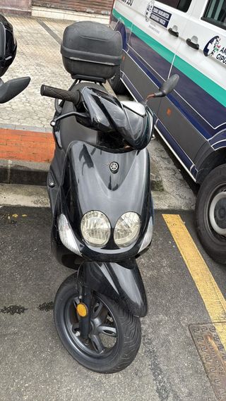 Yamaha YN50 Scooter Negra 2016